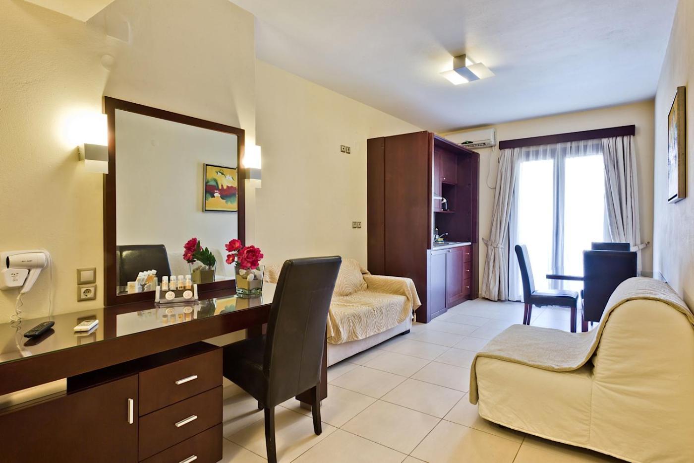 Socrates Hotel Apartments Karpatos Zewnętrze zdjęcie